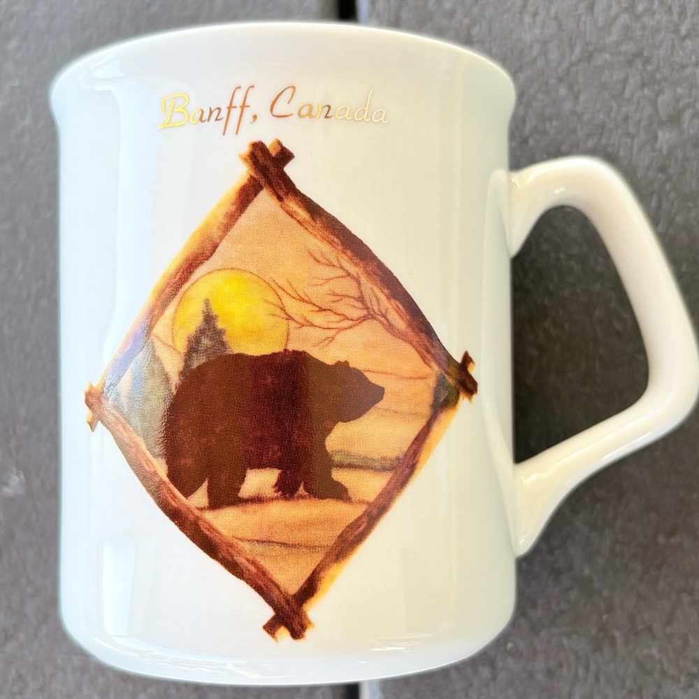 VGT. White Ceramic Bear Mug Banff, Canada Edmonton, Alberta